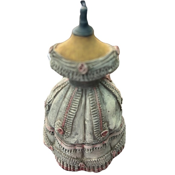 Vintage Victorian Resin Mini Mannequins (Green Dress, Lilac Dress & Trinket Box) - Picture 6 of 14